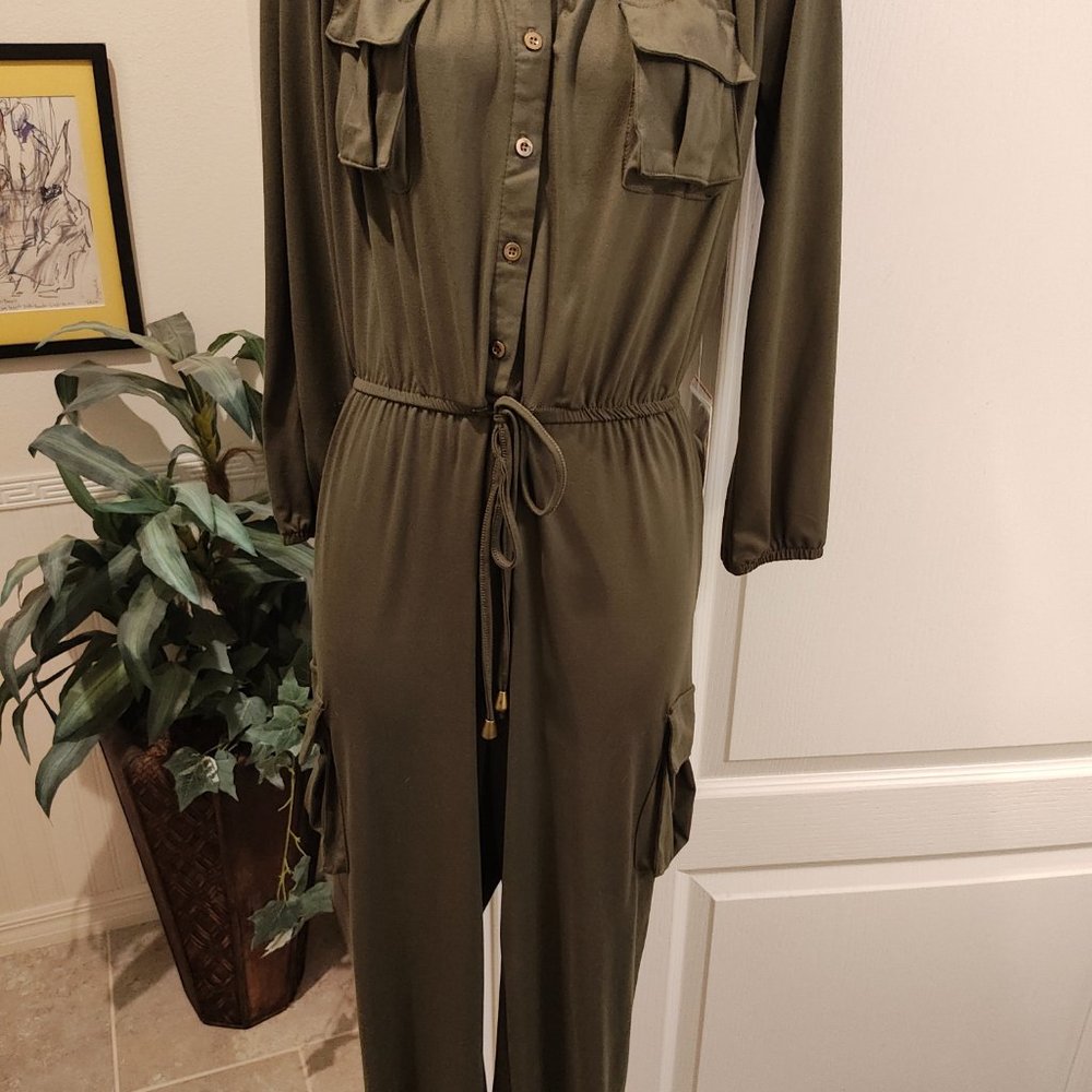 205 Collins women's sz M cargo jumpsuit scoop, elasticized sleeve, ankle NWT
